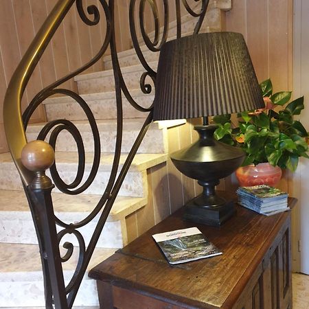 Hostellerie Belle Rive Gagnac-sur-Cere Zewnętrze zdjęcie